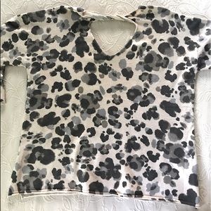 Democracy V-neck Leopard Sweater, L